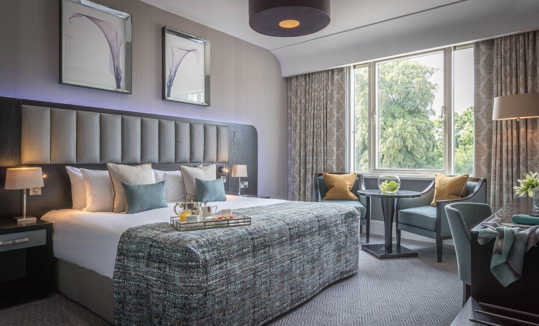 Fota Island Hotel And Spa Exterior foto A bedroom at The Dorchester
