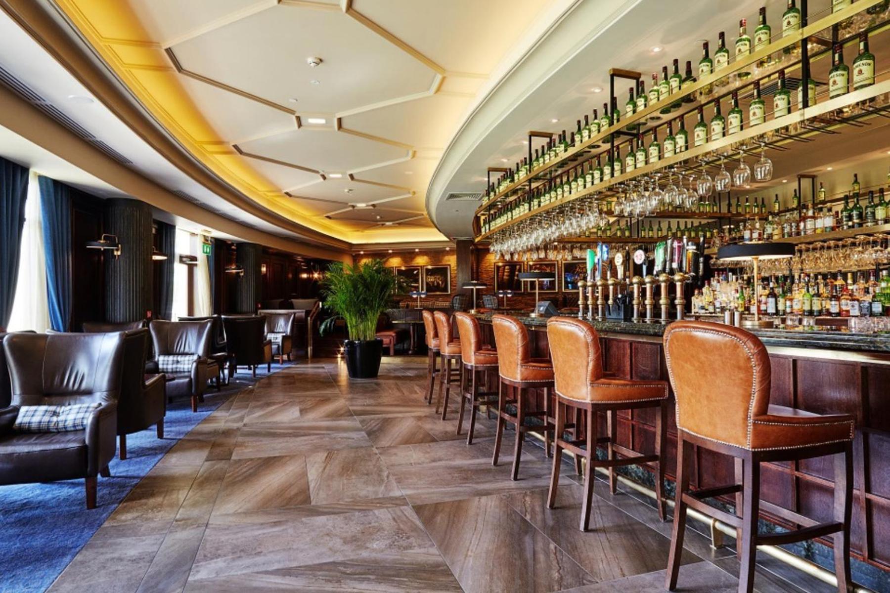 Fota Island Hotel And Spa Exterior foto The bar at the 1903 Lounge