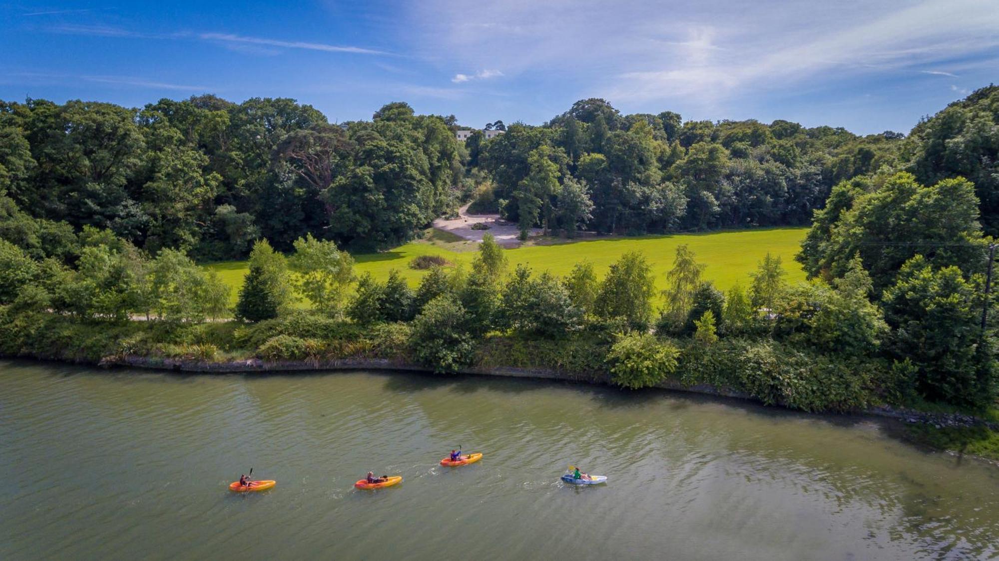 Fota Island Hotel And Spa Exterior foto Aerial view of the lake